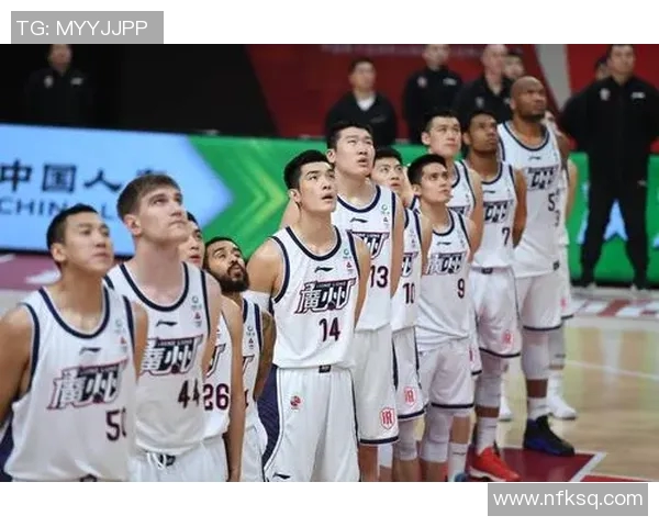 CBA精彩对决广州队迎战浙江稠州全力争胜展现篮球魅力 CBA精彩对决广州队迎战浙江稠州全力争胜展现篮球魅力