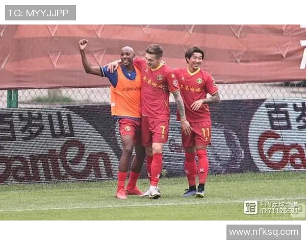 尼奥尔主场迎战梅斯双方争夺关键三分的激烈对决