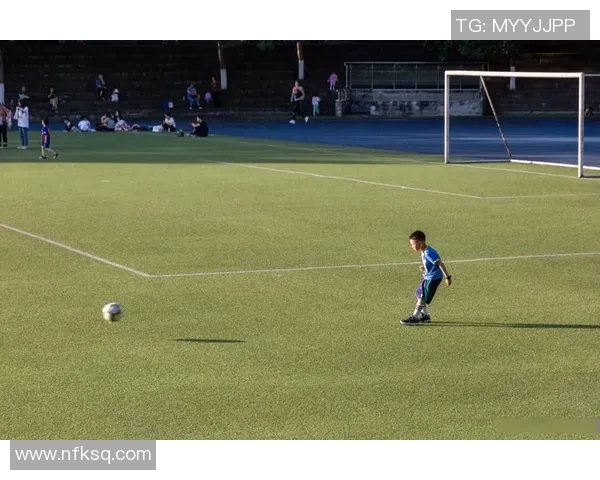 楚阿梅尼的崛起与挑战:探索年轻球员在足球世界中的奋斗与梦想 楚阿梅尼的崛起与挑战:探索年轻球员在足球世界中的奋斗与梦想