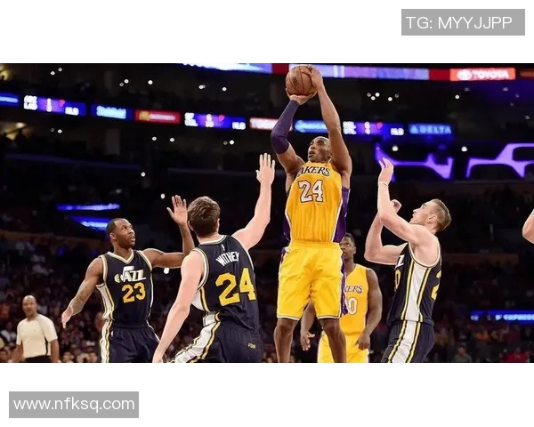 科比12年辉煌生涯对决雷霆队的精彩瞬间与传奇时刻回顾