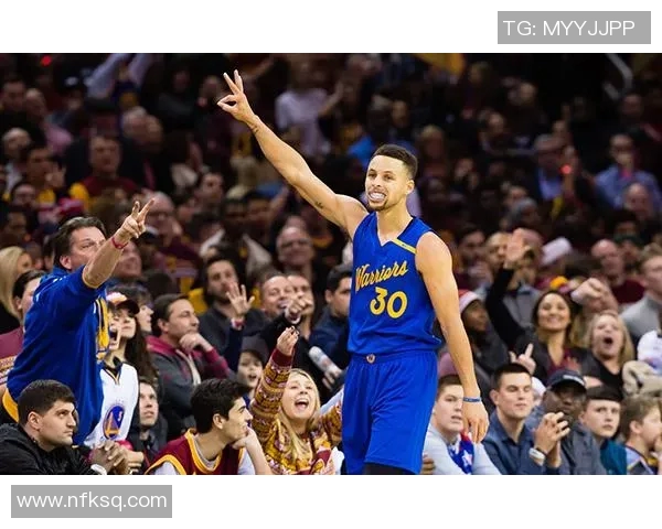 2016年圣诞大战骑士与勇士的巅峰对决回顾与精彩瞬间分析