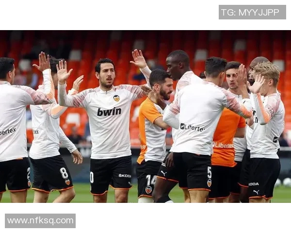 恒大与瓦伦西亚激战正酣中超球队迎战西甲劲旅的精彩对决