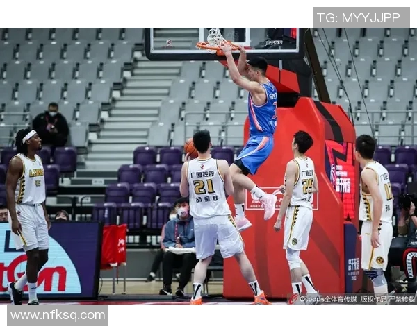 胡金秋：从青涩新星到CBA赛场的绝对核心，见证篮球梦想的成长之路