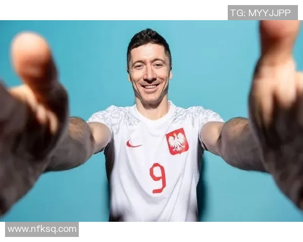 莱万领衔球队新篇章追逐荣誉与梦想的足球旅程